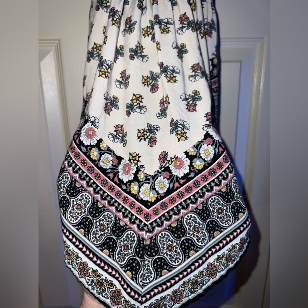 Crop Top - Picture 3 of 4